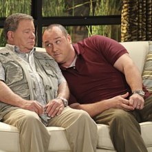William Shatner e Will Sasso in $#*! My Dad Says nell'episodio Dog Ed Pursuit