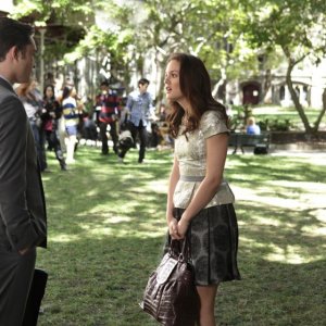 Blair (Leighton Meester) discute con Chuck (Ed Westwick) nell'episodio Easy J di Gossip Girl