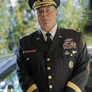 Il Generale Sam Lane (Michael Ironside) nell'episodio Ambush di Smallville