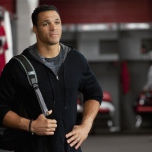 Tony Gonzalez dei Falcons in una scena dell'episodio Mouthful of Diamonds di One Tree Hill