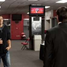 Tony Gonzalez e James Lafferty (di spalle) nell'episodio Mouthful of Diamonds di One Tree Hill