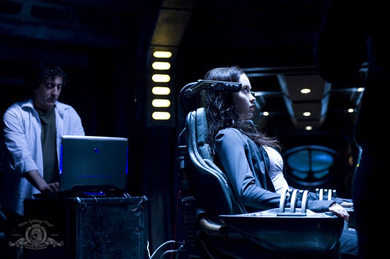 Brody Peter Kelamis E Chloe Elyse Levesque Nell Episodio Pathogen Di Stargate Universe 181256