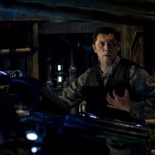 Il Col. Telford (Lou Diamond Phillips) nell'episodio Awakenings di Stargate Universe
