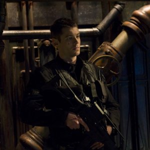 Il Tenente Scott (Brian J. Smith) nell'episodio Awakenings di Stargate Universe