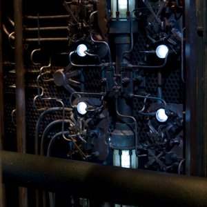 Uno strano meccanismo in una scena dell'episodio Awakenings di Stargate Universe