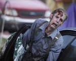 The Walking Dead, la star ricorda la scena tagliata a causa di uno zombie con problemi di flatulenze