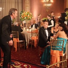 Hugh Laurie, Lisa Edelstein e Robert Sean Leonard in Dr House: Medical Division nell'episodio Small Sacrifices