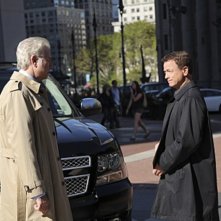 John Larroquette e Gary Sinise in CSI: New York nell'episodio Justified