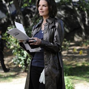 Sela Ward in CSI: New York, nell'episodio Scared Stiff