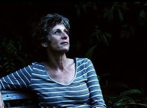 Una sequenza del dramma Little Sparrows