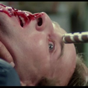 Giovanni Lombardo Radice in una scena del film Paura nella città dei morti viventi