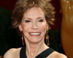Mary Tyler Moore guest star in Hot in Cleveland
