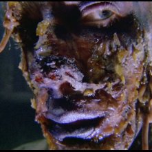 Una inquietante scena del film Paura nella città dei morti viventi