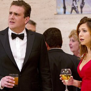 Alyson Hannigan e Jason Segel nell'episodio Natural History di How I Met Your Mother