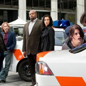 Janet Montgomery, Indira Varma, Mark Valley, Jackie Earle Haley e Chi McBride nell'episodio Ilsa Pucci di Human Target