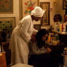 Thandie Newton e Whoopi Goldberg in un'immagine del film For Colored Girls Who Have Considered Suicide When the Rainbow Is Enuf