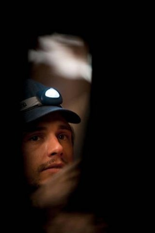 Un'immagine di James Franco dal film 127 Hours