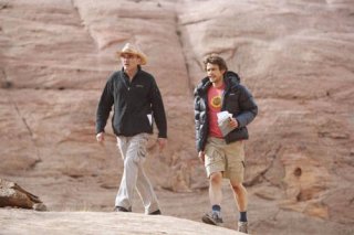 Un'immagine di James Franco e Danny Boyle durante le riprese del film 127 Hours