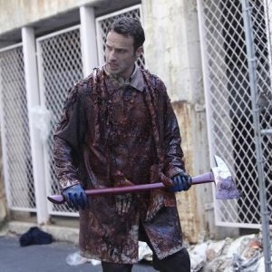 Andrew Lincoln in un'immagine dell'episodio Una via d'uscita di The Walking Dead