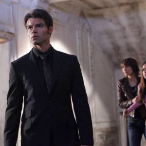 Daniel Gillies, Lauren Cohan e Nina Dobrev nell'episodio Rose di Vampire Diaries