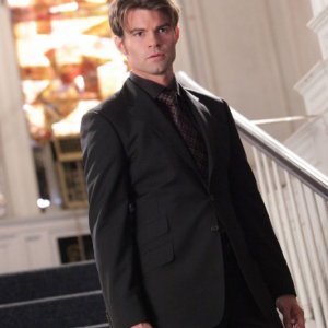 Elijah (Daniel Gillies) nell'episodio Rose di Vampire Diaries