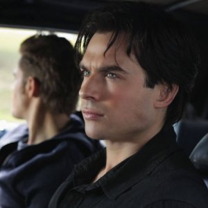 Ian Somerhalder e Paul Wesley in una sequenza dell'episodio Rose di Vampire Diaries