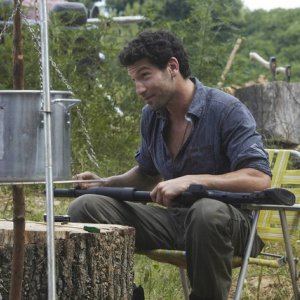 Jon Bernthal in una scena dell'episodio Bentornato papà di The Walking Dead