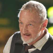 Un primo piano del Dr. Stanley Wheelwright (Robert Englund) nell'episodio Chuck Vs. The Aisle of Terror