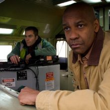 Denzel Washington con Chris Pine nel film Unstoppable