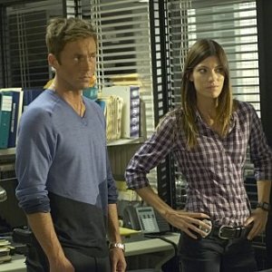 Desmond Harrington e Jennifer Carpenter in una scena dell'episodio Circle Us della quinta stagione di  Dexter