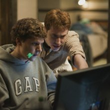 Jesse Eisenberg Con Andrew Garfield Nel Film The Social Network 182374