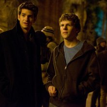 Jesse Eisenberg ed Andrew Garfield nel film The Social Network