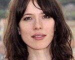 Rebecca Hall balla nell'ombra