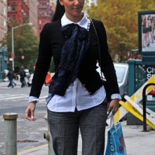 Kim Kardashian fa ritorno al suo albergo dopo aver fatto compere a Manhattan