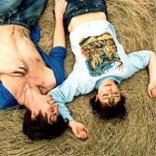 Liam Browne e Nancy Trotter Landry, protagonisti del film Brilliantlove