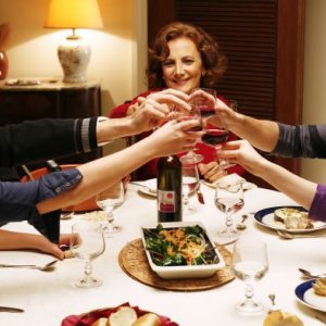 Nora Tschirner, Unax Ugalde e Giulio Berruti in un'immagine del film Bon Appetit