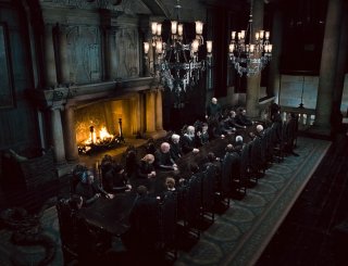 Lord Voldemort e i suoi seguaci nel film Harry Potter e i Doni della Morte - parte 1