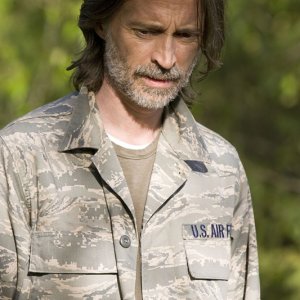Robert Carlyle nell'episodio Cloverdale di Stargate Universe