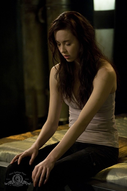 Chloe Elyse Levesque In Una Scena Dell Episodio Trial And Error Di Stargate Universe 183053