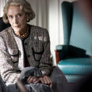 Eileen Atkins in una scena di Wild Target