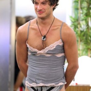 Grande Fratello 11: Matteo Casnici en travesti