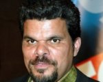 Luis Guzman nell'isola misteriosa