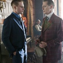 Michael Pitt e Steve Buscemi in una scena dell'episodio Hold Me in Paradise di Boardwalk Empire
