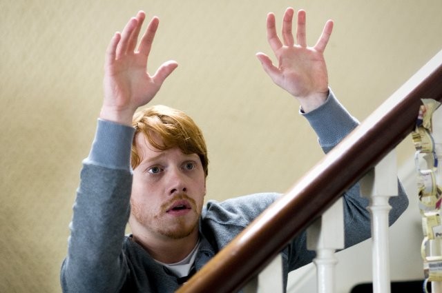 Rupert Grint in una scena di Wild Target