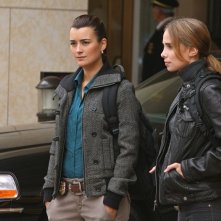 Ziva David (Cote de Pablo) e Liat Tuvia (Sarai Givaty) in Enemies Foreign di NCIS: Unità Anticrimine