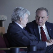 Bill Smitrovich e Hal Holbrook nell'episodio For The Good of Our Country di The Event