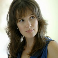 Claire Van Der Boom in Hawaii Five-0 nell'episodio Hao Kanaka