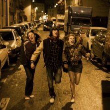 Antonin Chalon tra Nina Rodriguez e Julie-Marie Parmentier nel film No et moi