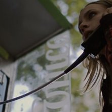 Aura Garrido in una scena del film Planes para mañana