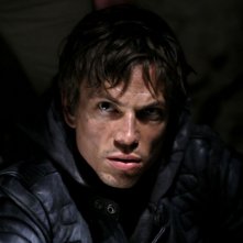 Cyrille Thouvenin in una scena del film Le village des ombres